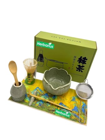 Herbarius 8 Parça Lotus Desenli Adaçayı Yeşili Renk Matcha Çayı Hazırlama Seti - Geleneksel Japon Matcha Seti