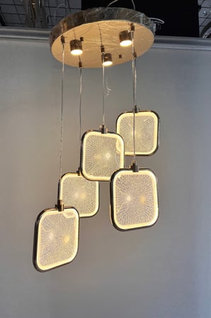 Modern Gold Çerçeveli Özel Dokulu Akrilik 5'li LED Sarkıt Avize