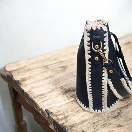 Alataçatı Modeli Kadın Omuz Çantası