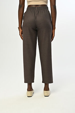 KADIN BELİ LASTİKLİ RAHAT KALIP REGULAR DÜZ RENK PANTOLON