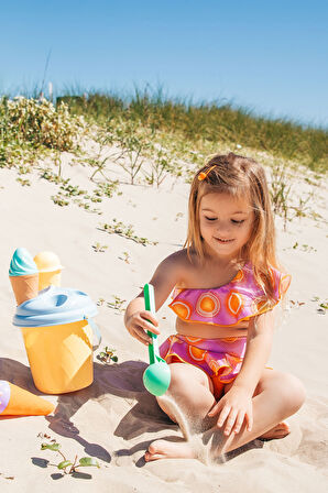 Tek Omuz Parlak Güneş Desenli Fırfır Detaylı 50UV Kız Çocuk Bikini Takımı BY NESSI BYRD