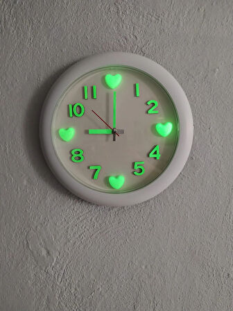 Fosforlu 3d Kalpli Beyaz Küçük 25 cm Duvar Saati Fosforlu Küpe Zincirli Kolye Seti