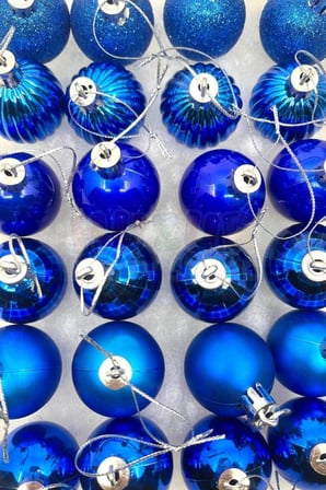 4 cm - Yılbaşı Lüks Top Süs Seti 24 Adet Lacivert Simli-Parlak-Mat-Disco-Çizgili Özel PVC Kutu