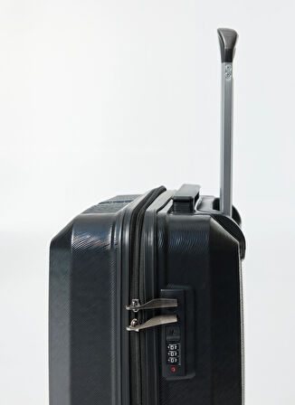 Nasa U.s Siyah Çekçekli Sert Valiz NASA U.S TRIANGLE SİYAH KABİN