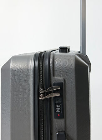 Nasa U.s Antrasit Çekçekli Sert Valiz NASA U.S TRIANGLE ANTRASİT ORTA