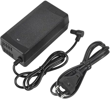 53.6V Xiaomi 5 / 5 Pro / 4 Pro 2nd Gen / 4 Ultra Elektrikli Scooter Şarj Aleti