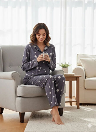 KADIN YILDIZLI DÜĞME DETAYLI PİJAMA TAKIMI