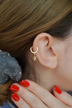 Zirkon Kalp Taşlı Kiraz Charm Halka Piercing – 14K Gold Renk | Helix, Kıkırdak, Lob Uyumlu | Tekli