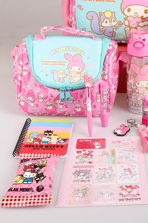 DEKOMUS İLE YENİ SEZON LİSANSLI MY MELODY&BEST FRIENDS "MELOPINK KOLEKSİYONU" FULL KIRTASİYE SETİ OKUL,KALEM VE TERMOSLU BESLENME ÇANTASI İLE 500 ML MATARA,BESLENME KUTUSU "DEKOMUS CEP DEFTERİ HEDİYELİ" 