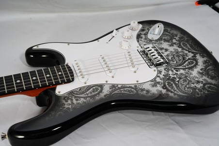 SMIGER L-G2M BKS STRAT TİPİ ELEKTRO GİTAR BLACK SPARKLE