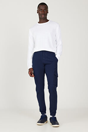 Erkek Lacivert Slim Fit Dar Kesim Kargo Cepli Pamuklu Esnek Pantolon
