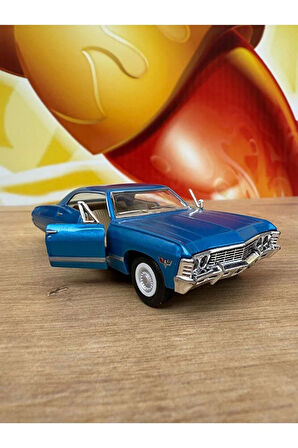 Çek Bırak 1967 Chevrolet Impala Mavi Diecast Model Araba 1967 Chevy Impala Mavi Açılan Kapılar