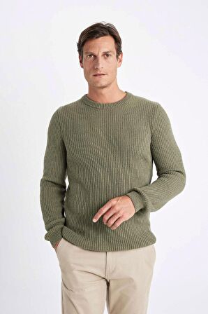 DeFacto Standart Fit Normal Kesim Bisiklet Yaka Dokulu Triko Kazak C8814AX24WNKH381