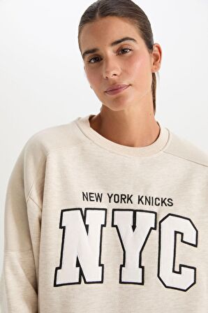 DeFactoFit NBA New York Knicks Oversize Geniş Kalıp Bisiklet Yaka Kalın Sweatshirt D2429AX24AUER123