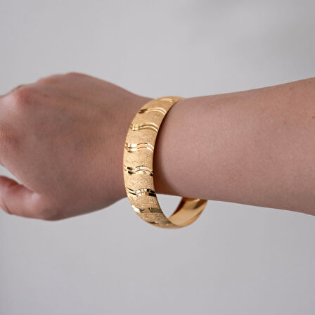 Altın Kaplama 2 cm Dalga Çizgili Bilezik BLZ-3092