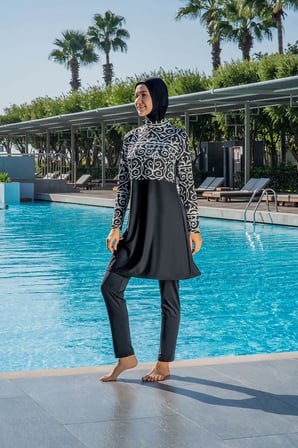 Kadın Crop Üst Rahat Kesim Lycra(Su İten Kumaş) Siyah Tesettür Mayo Takımı