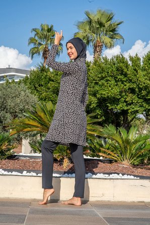 Kadın Tam Kapalı Büyük Beden Siyah Desenli Uzun Kollu Hızlı Kuruyan Deniz Havuz Tesettür Mayo Takımı