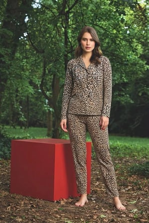 Pijamoni Kadın Süet Kumaş Önü Düğmeli Uzun Kollu Pijama Takımı
