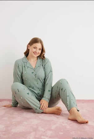 Pijamoni Kadın Büyük Beden Süet Kumaş Önü Düğmeli Şık Pijama Takımı
