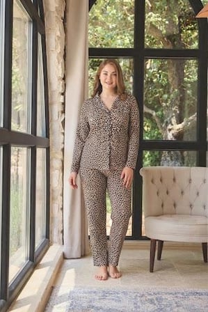 Pijamoni Kadın Büyük Beden Süet Kumaş Önü Düğmeli Şık Pijama Takımı