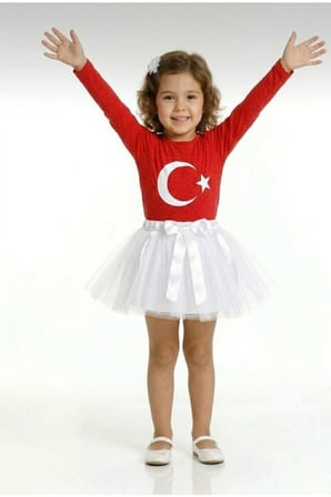 Kız Çocuk 23 Nisan 29 Ekim Gösteri Kıyafeti Kırmızı Uzun Kol Ayyıldız T-shirt Beyaz Tütü Etek Takım
