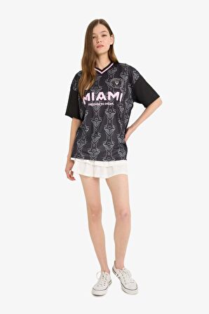 DeFacto Coool MLS Oversize Geniş Kalıp Sırt Baskılı Jakarlı Forma Kumaşı Kısa Kollu Tişört F2891AX25SMBK81