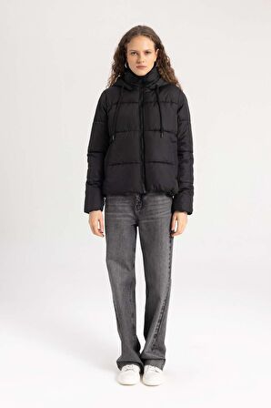 DeFacto Su Geçirmez Regular Fit Kapüşonlu Şişme Mont C0488AX24SPBK27