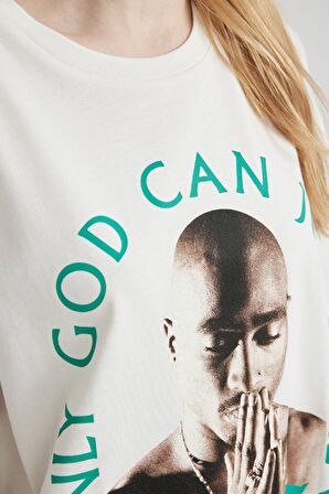 DeFacto Coool Tupac Shakur Oversize Geniş Kalıp Bisiklet Yaka Kısa Kollu Tişört C3802AX24SMWT32