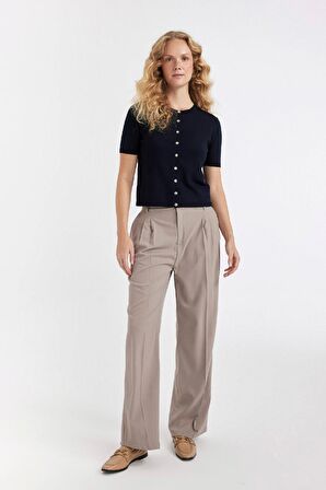 DeFacto Regular Fit Bisiklet Yaka Basic Düz Düğmeli Kısa Kollu Siyah Triko Hırka D4643AX24AUNV131