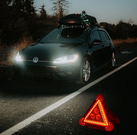 Güneş Enerjili Şarj Edilebilir Işıklı Üçgen Reflektör, LED Projektör Trafik Acil Durum Feneri Flaşör, 5 Farklı Mod, Uzun Süreli Kullanım