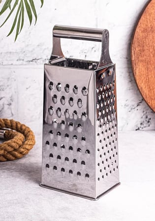 Metal Rende, Paslanmaz Çelik, Çok Amaçlı ve Dayanıklı Tasarım, Sebze, Peynir ve Meyve Rendesi, Ergonomik Saplı, Kolay Temizlenebilir, Mutfak için Pratik ve Şık