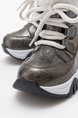 mnpc Kız Çocuk Platin Simli Rugan Deri Suya Dayanıklı Kürklü Günlük Bot