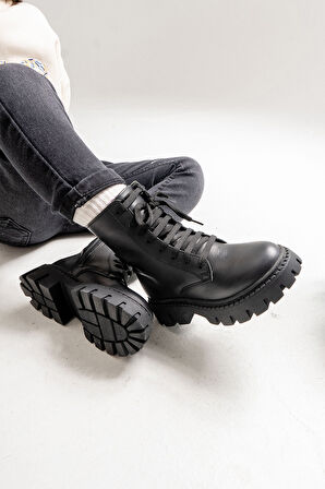 mnpc Kız Çocuk Siyah Hakiki Deri Suya Dayanıklı Postal