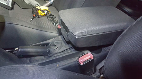 Alfa Romeo 147 Kol Dayanağı Mandalı Üst Düğmesi