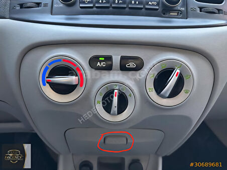 Hyundai Accent Era Küllük Düğme