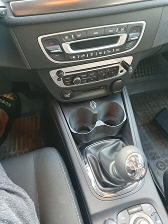 Renault Megane 3 İkili Bardaklık