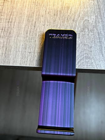 Siyah-Mor Asılabilir Kulaklık Standı | 3D Premium Tasarım | Gamer Masa Kenarı Aksesuarı | Galactic Shade Limited Edition (Montaj videosunu izlemeden kullanmayın)