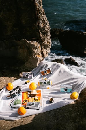KODAK EKTAR H35N Yarım Çerçeve Film Kamera Premium Kiti,35mm Yeniden Kullanılabilir,Su Geçirmez Kılıf,Kablo Çıkarıcı,Renk Filtreleri,Flaşlı,Seyahat Dostu(Film ve AAA Pil dahil değildir)(Çizgili Yeşil)