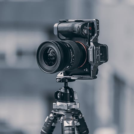 F22&F38&F50 Quick Release Kafes V2 A7M3/A7S3/A7R4 İçin 2635A