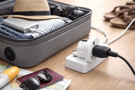 İngiliz Tipi Fiş Adaptörü UK 'den TR Priz Dönüştürücü, Avrupa Giriş Uyumlu, Seyahat Tipi Elektrik Adaptörü, Laptop Telefon Şarj Uyumlu, Dayanıklı ABS Plastik, Kompakt Tasarım