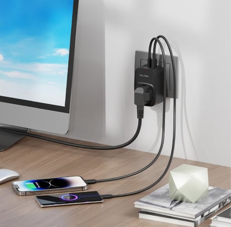 Akım Korumalı Priz 1x Priz, 2x Type-C, 1x USB Port Çıkışlı Tekli (Siyah)