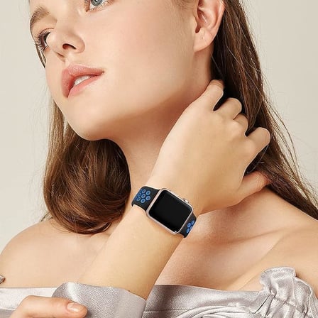 Apple Watch Seri 1/2/3/4/5/6/7/se/8/ultra İle Uyumlu Delikli Silikon Kordon Kayış 42-44-45-49 mm (Siyah - Mavi)