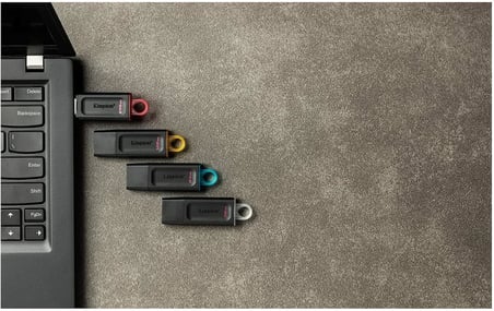 DataTraveler Exodia 128GB USB Flash Bellek USB3.2 Gen1 (Black + Yellow) DTX/128GB