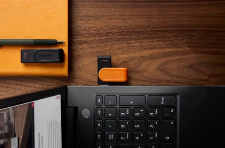 DataTraveler Exodia S USB Bellek - 128GB - USB 3.2 Gen 1 - USB Tip A - Siyah/Turkuaz