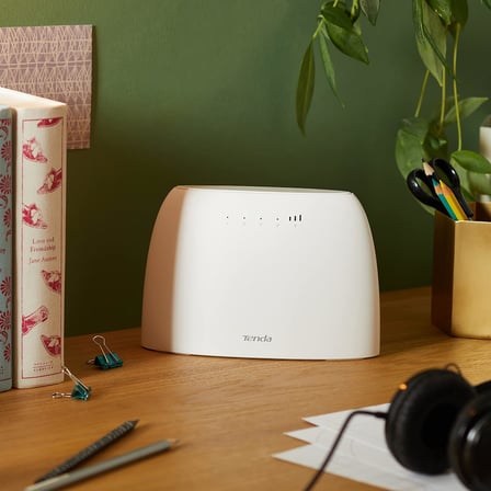 4G03 Wi-Fi Router 4G LTE 300 Mbps, 2.4 GHz Kablosuz Bant, Ebeveyn Kontrolü, Veri Trafiği İzleme, LAN/WAN Portu, SIM Kart Yuvalı, 32 Cihaza Kadar Wi-Fi Erişimi