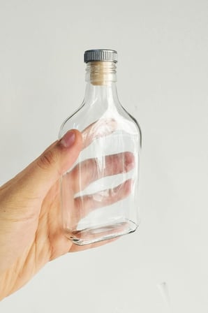 200 ml Yassı Şeffaf Cold Brew Şişesi Kapaklı 200 cc Soğuk Kahve Cam Şişe 6 Adet (6, Sentetik (Tıpa) Gri)