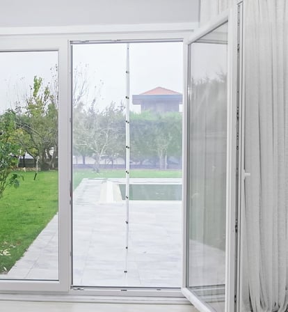 Mıknatıslı Kapı Sinekliği, Sinek Böcek Tutucu, Beyaz Tül Sineklik, Sivrisinek Ağı, Balkon Kapısı, Sürgülü Kapı, Teras Kapısı İçin Mıknatıslı Perde 105 CM