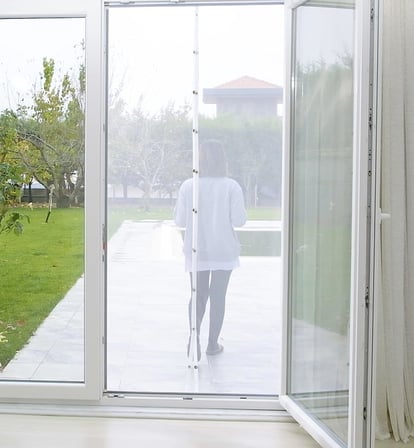 Mıknatıslı Kapı Sinekliği, Sinek Böcek Tutucu, Beyaz Tül Sineklik, Sivrisinek Ağı, Balkon Kapısı, Sürgülü Kapı, Teras Kapısı İçin Mıknatıslı Perde 105 CM