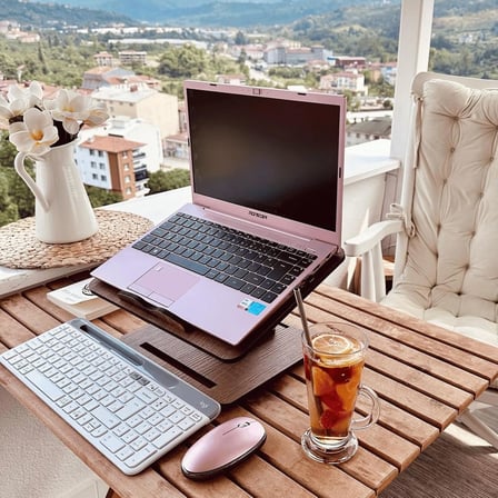 DYKOS Yükseklik Ayarlanabilir Katlanabilir 360º Dönebilen Kitap Okuma ve Laptop Standı