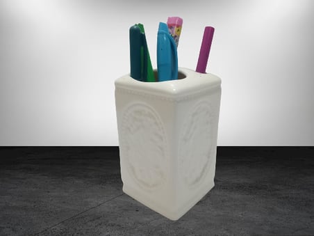 KALEMLİK ÇİÇEKLİ KARE MODEL SERAMİK OFİS GERECİ 8X8X11CM